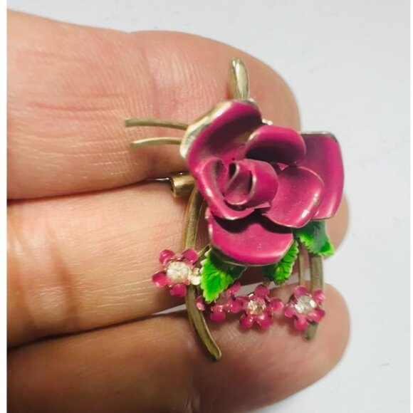 Vintage Pink & Green Enamel Rose Brooch With Aurora Borealis Rhinestones - Picture 5 of 8